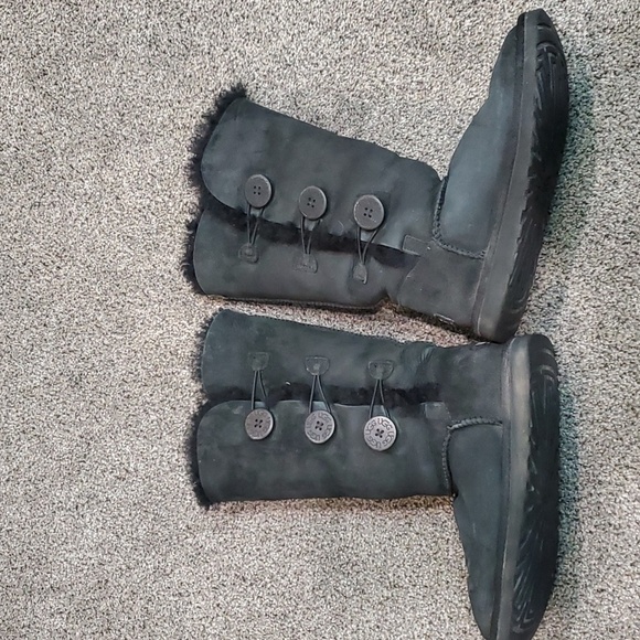 Ugg Australia Women 1873 Tall Suede Sheepskin Button 3 Boots shoes sz 7 - Picture 9 of 14